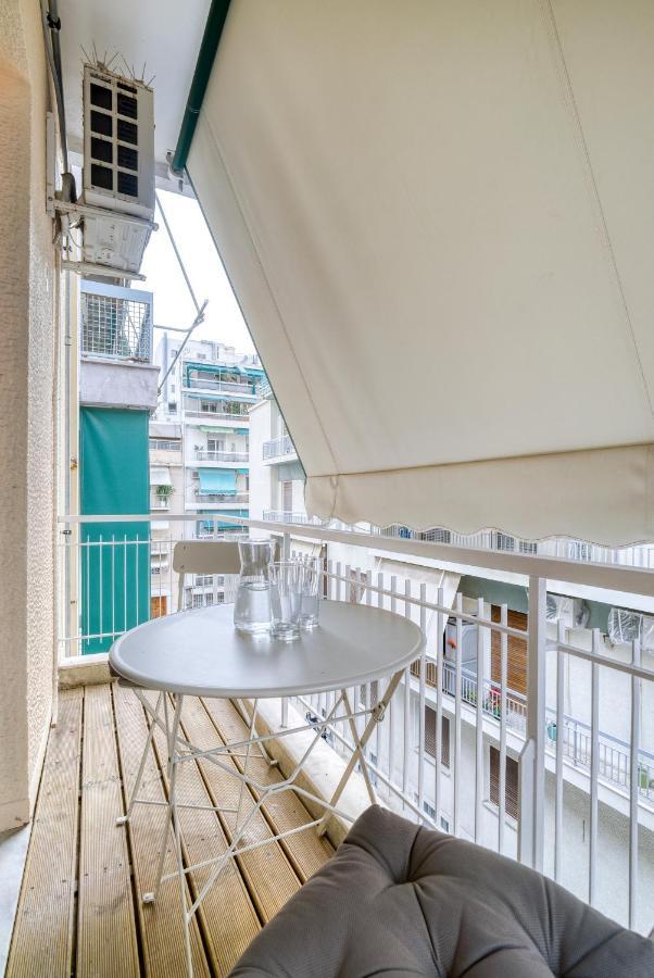Delightful Stylish Two Bedroom Condo In Hip Area Of Central Афины Экстерьер фото